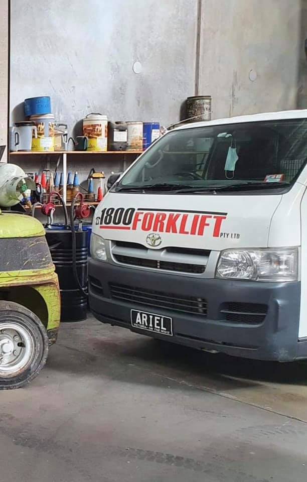 1800 forklift img-4