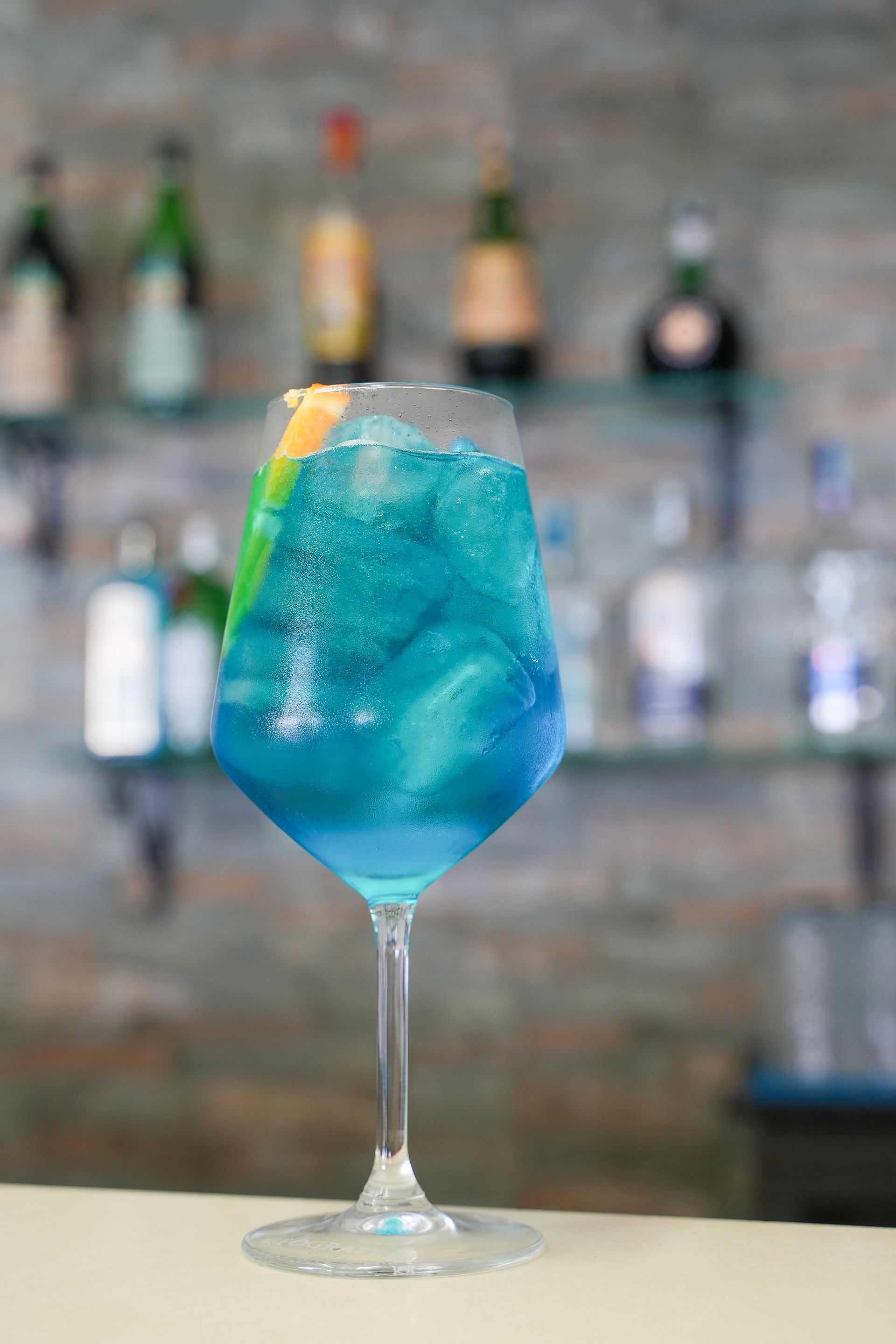 bar 04