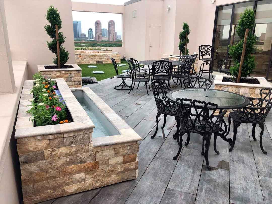 Outdoor entertainment area