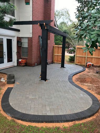 Beautiful circular shapes courtyard made with gray bricks