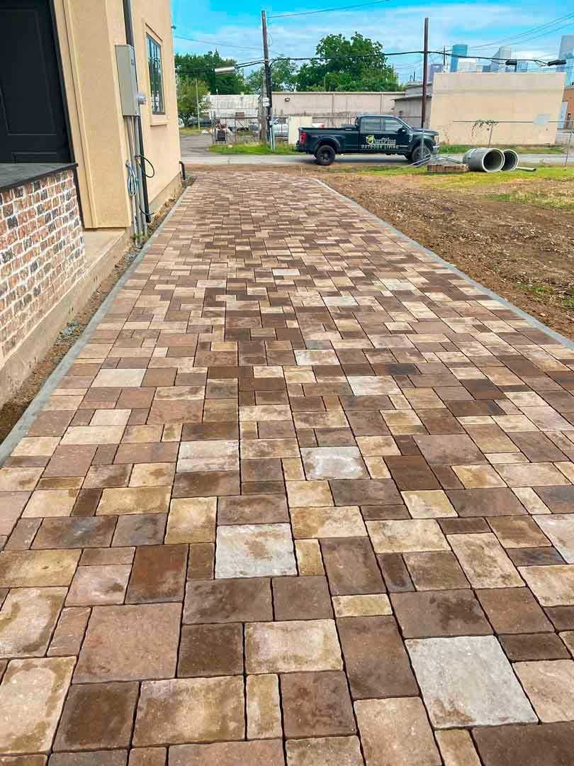 Long slider in different colored limestones