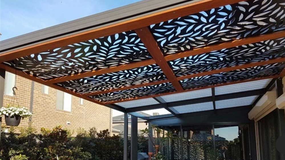 Aluminum and wood pergola with modern design