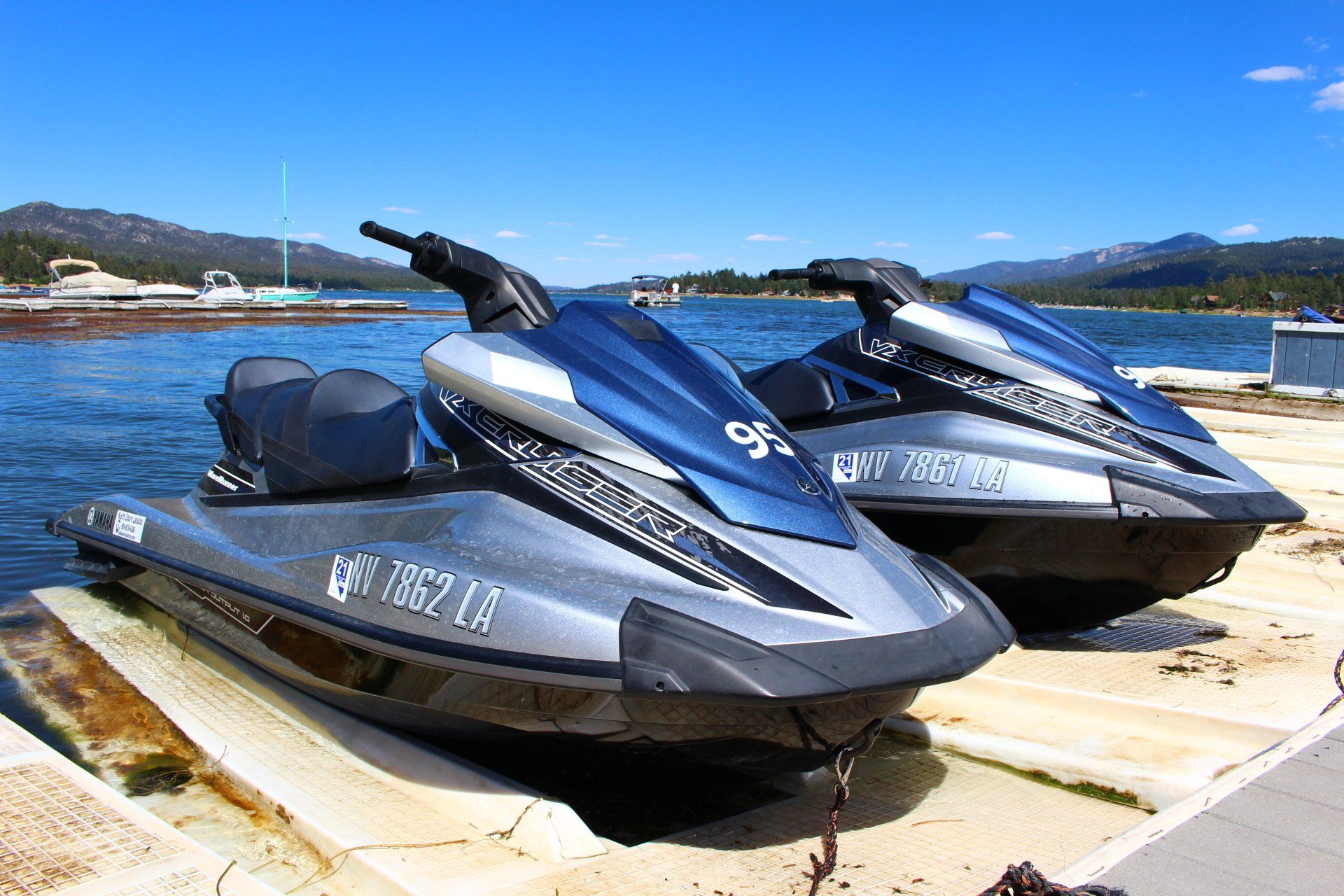 3 black jet skis