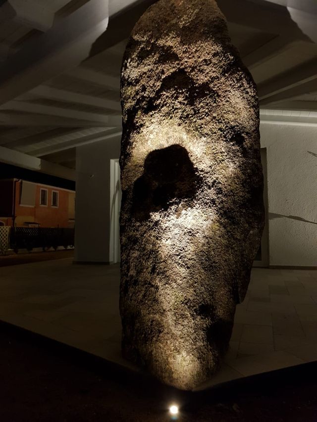 MONOLITI