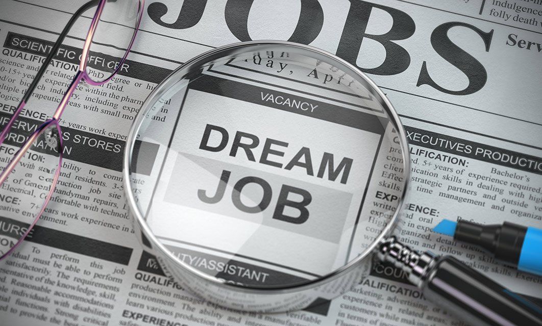 Google for Jobs Zeitungsanzeige Lupe