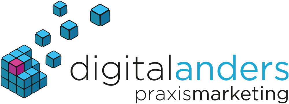 Logo mit blauen Würfeln und dem Text „digitalanders praxismarketing“. Ein Würfel ist rosa.