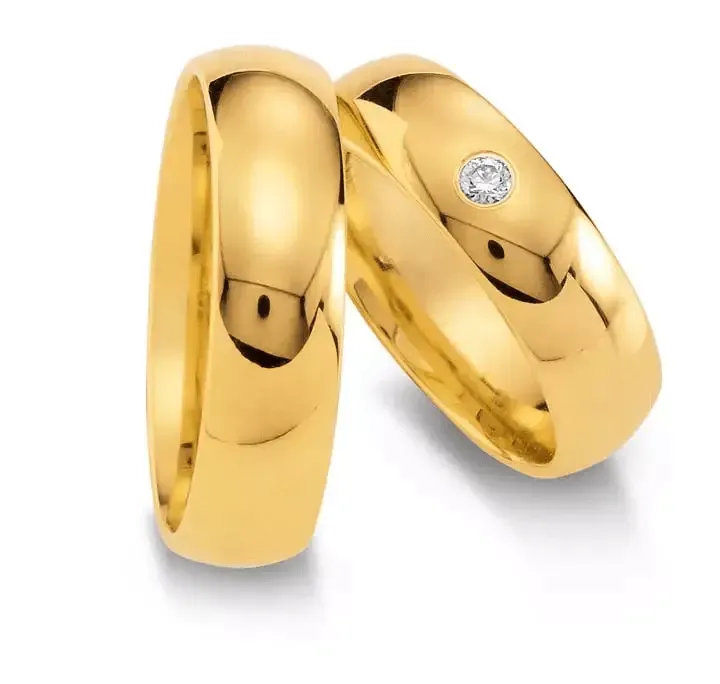 Geelgouden damesring 6mm breed met 1 brillant 0,05CT en herenring 6mm