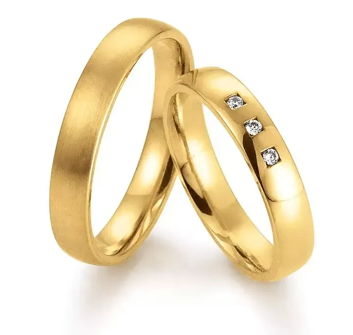 Geelgouden damesring 4mm breed met3 brillant 0,045CT en herenring 4mm