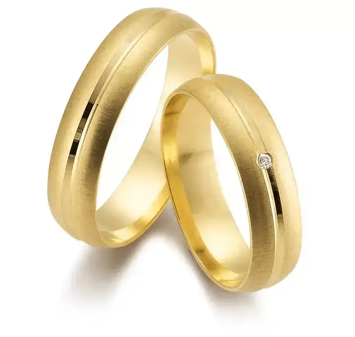 Geelgouden damesring 5mm breed met 1 brillant 0,01CT en herenring 5mm