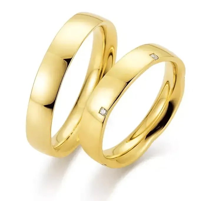 Geelgouden damesring 4,5mm breed met 5 brillant 0,05CT en herenring 4.5mm