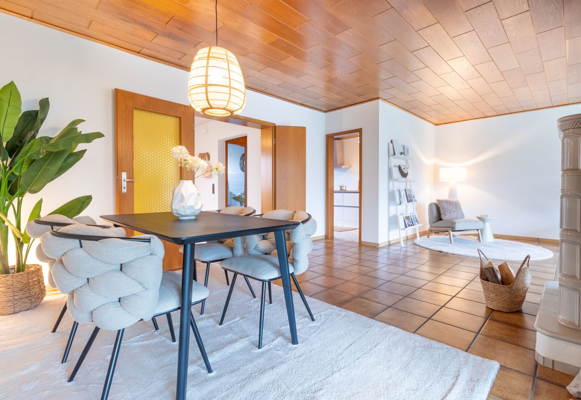 Modernes Essbereich nach Home Staging in einer Erbimmobilie