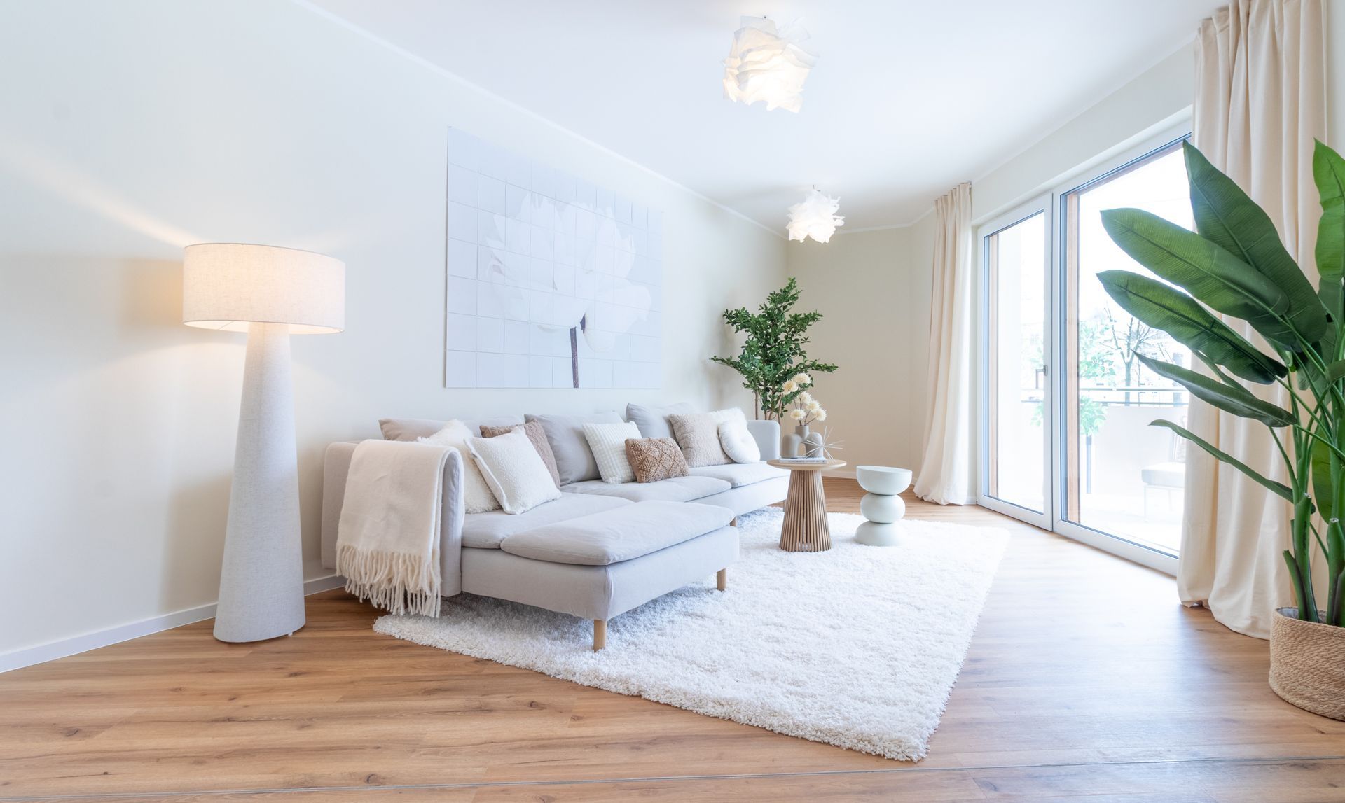 Helle Wohnzimmer in Musterwohnung Kassel 