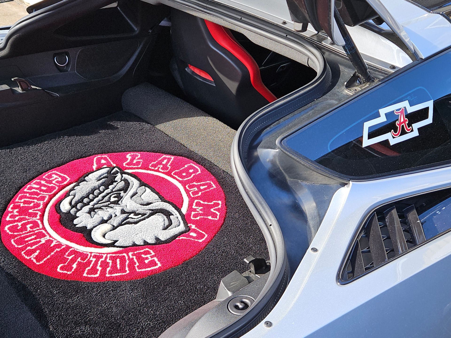 Car trunk mat