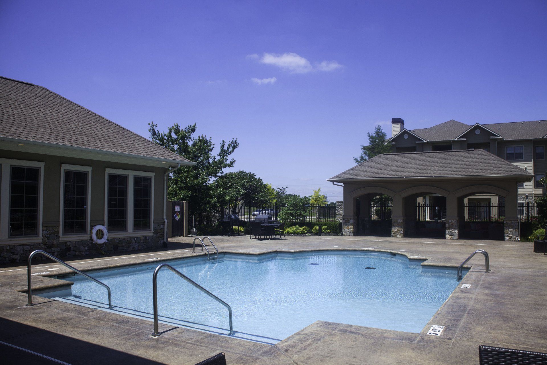 marquis on memorial pool 2