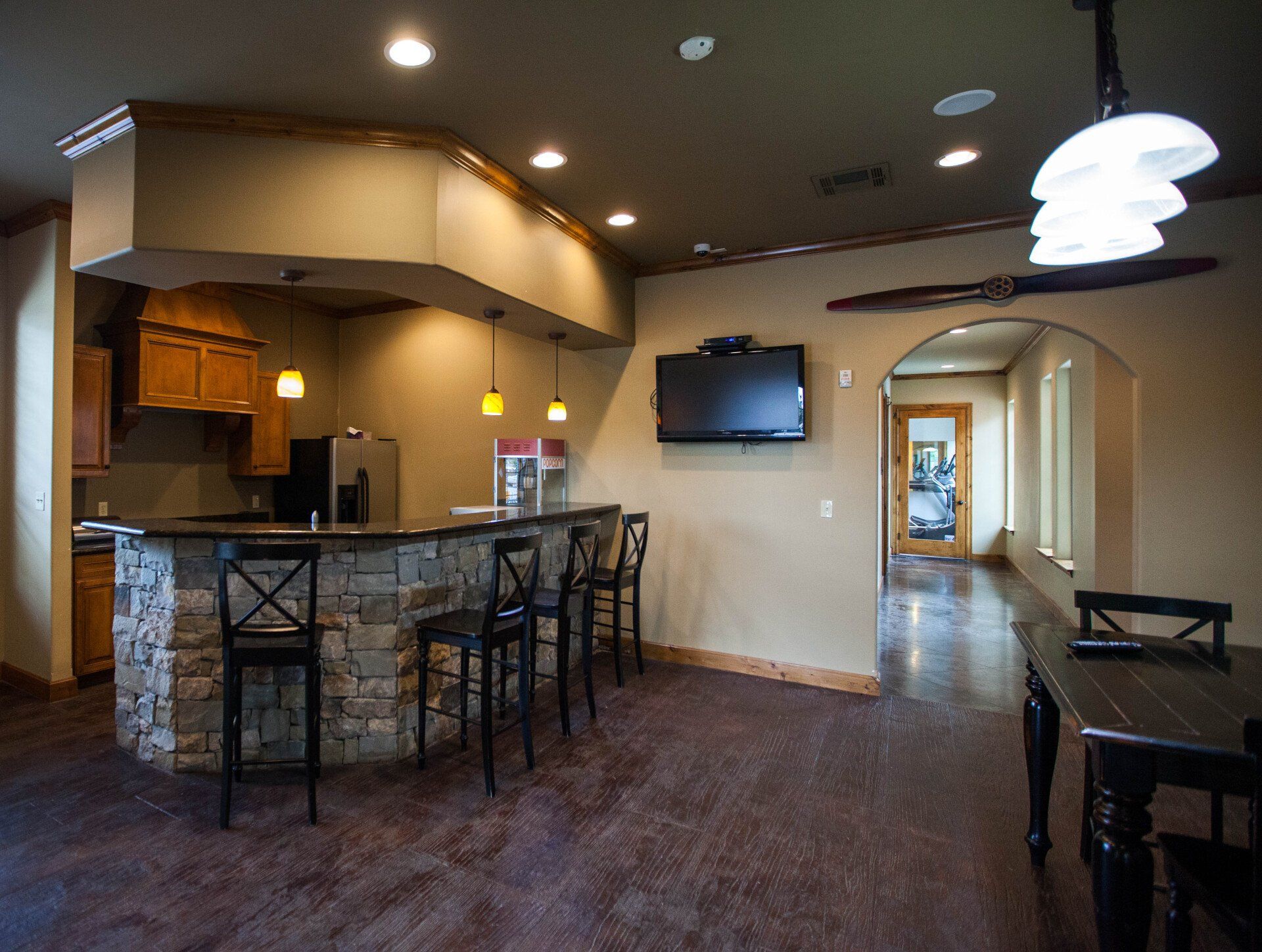 marquis on memorial dining area