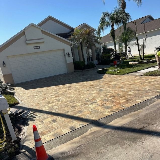 Heritage Cream/Beige/Charcoal Pavers