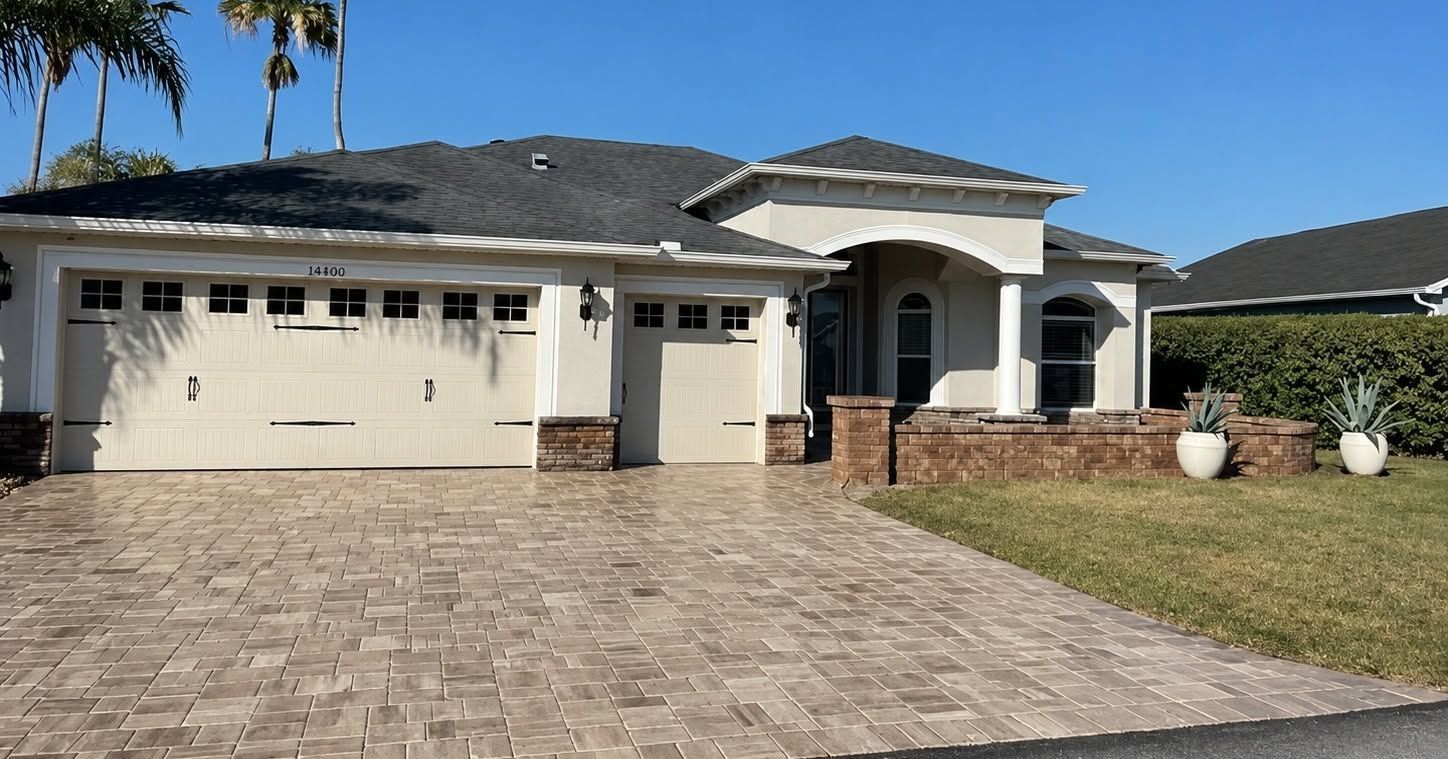 Mega Olde Towne Pavers in Sand Dune with Coordinating Stonegate Wall in Sand Dune