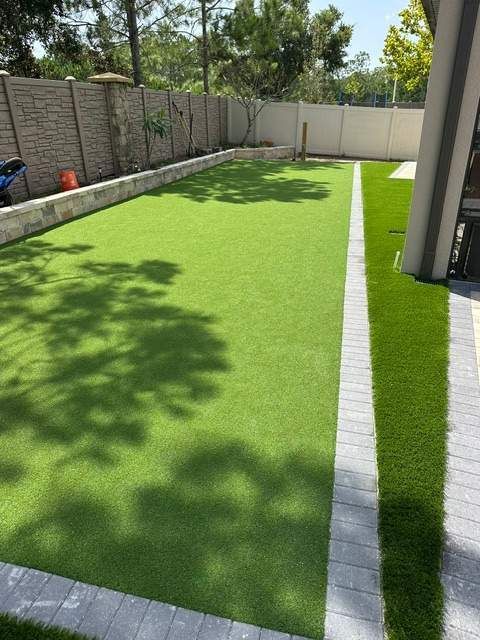 Turf with Charcoal 4x8 Paver Border