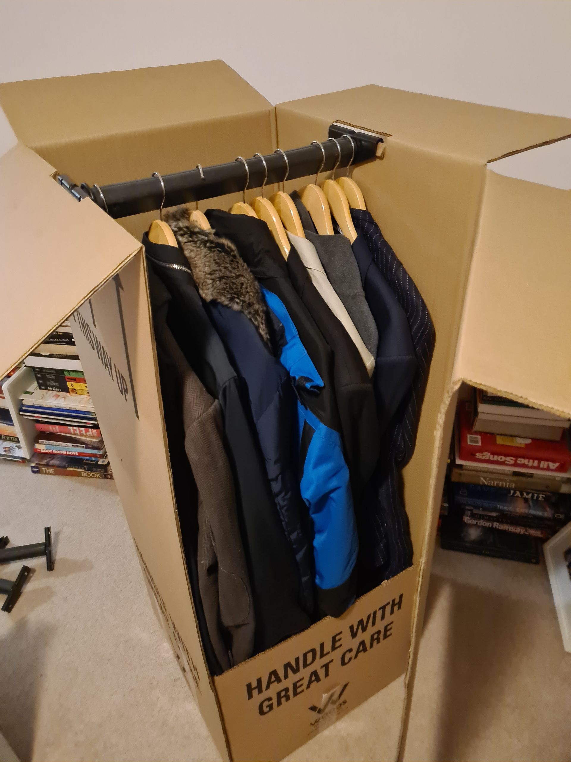 miratrans-packing-services-clothes