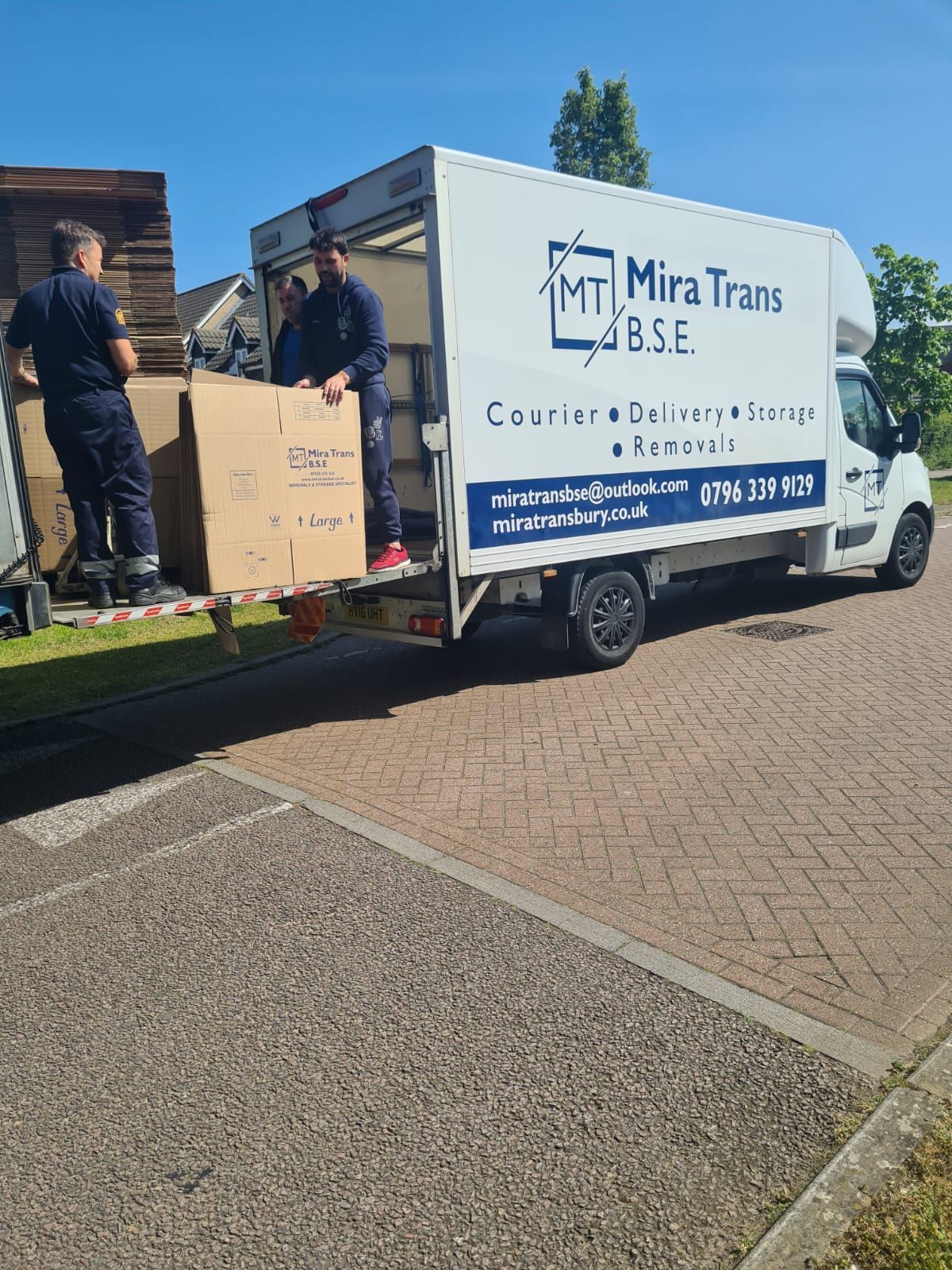 MiraTransBSE-loading-van