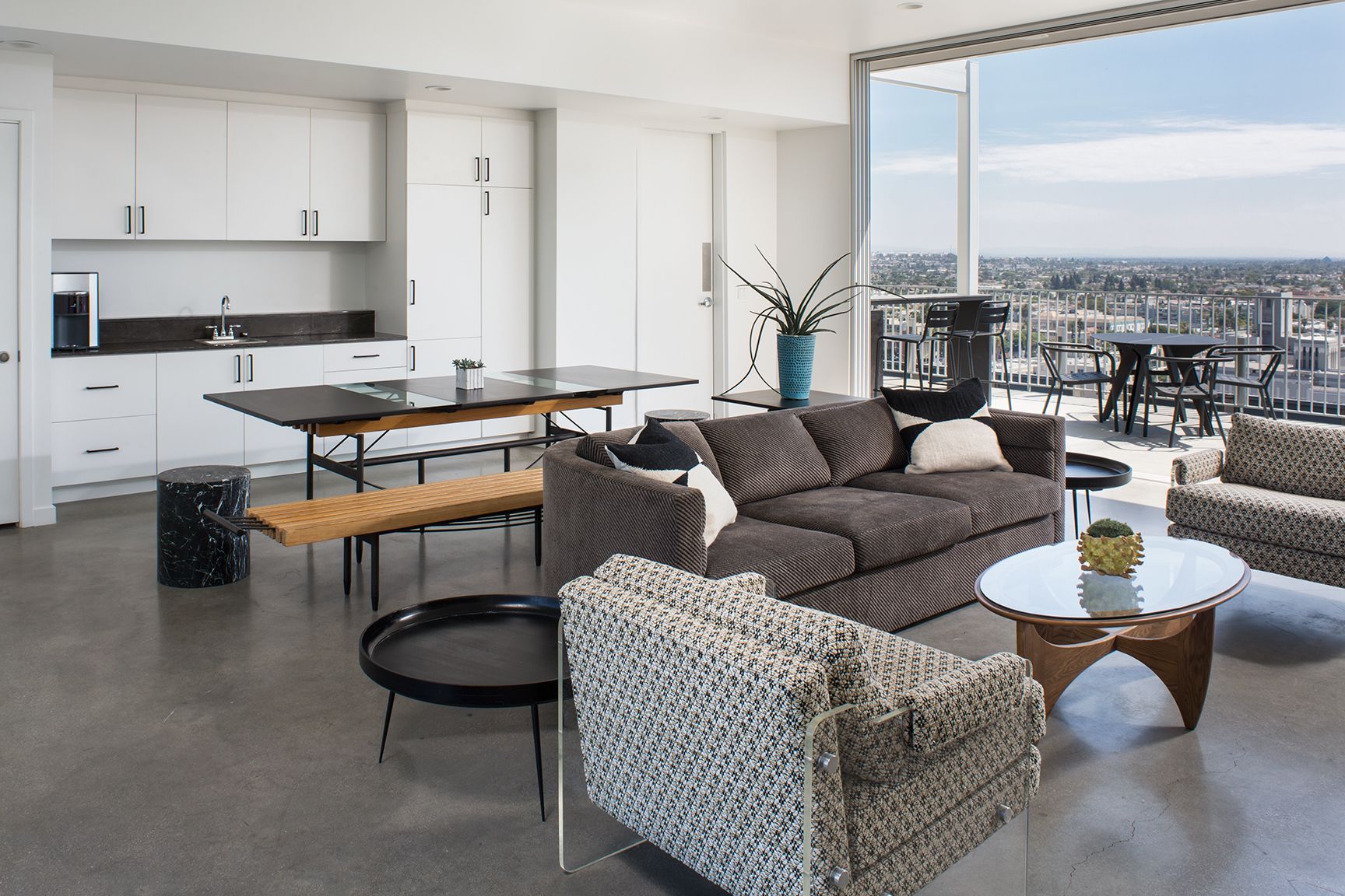 Sliding Photo Gallery Displaying Apartment Features