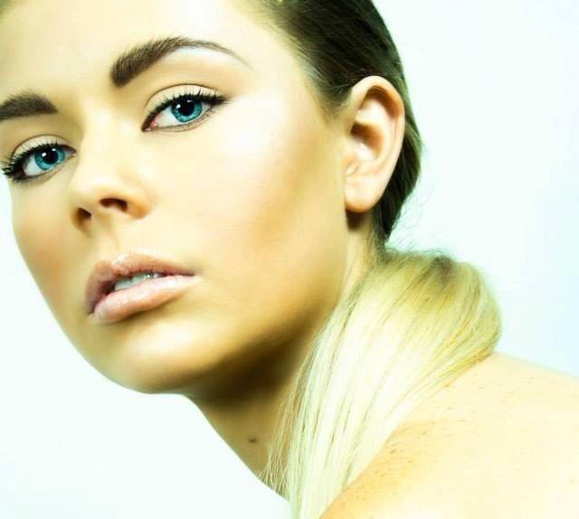 Jessica Cagney Mobile Gold Coast & Brisbane makeup artist and hairstylist