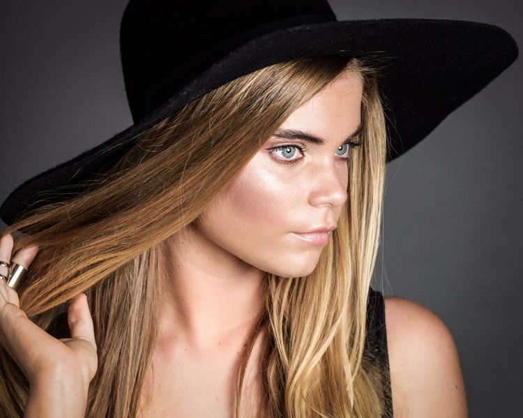 Jessica Cagney Mobile Gold Coast & Brisbane makeup artist and hairstylist