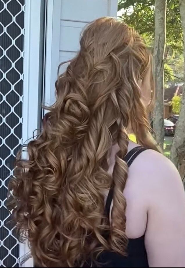 mobile Gold Coast & Brisbane makeup artist and hairstylist
Mobile Gold Coast and Brisbane makeup artist and hairstylist