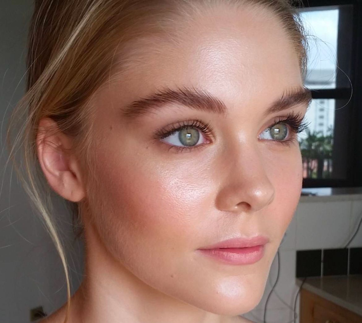Model Test shoots Jessica Cagney makeup
Mobile Gold Coast makeup artist and hairstylist