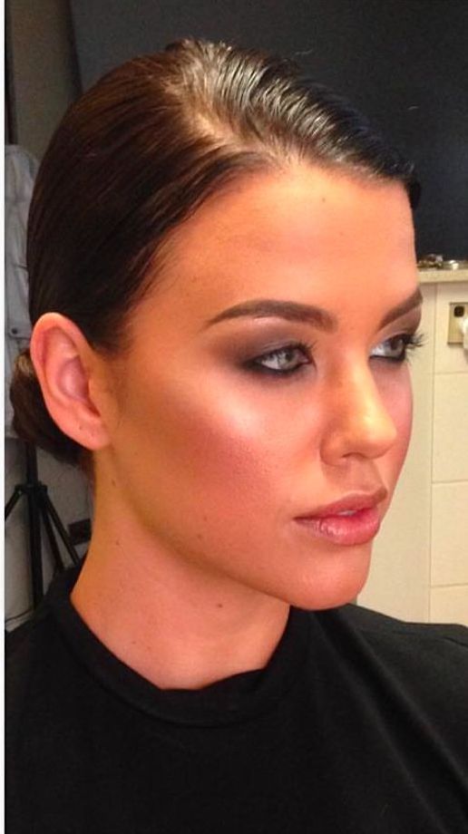 Model Test shoots Jessica Cagney makeup
Mobile Gold Coast and Brisbane makeup artist and hairstylist