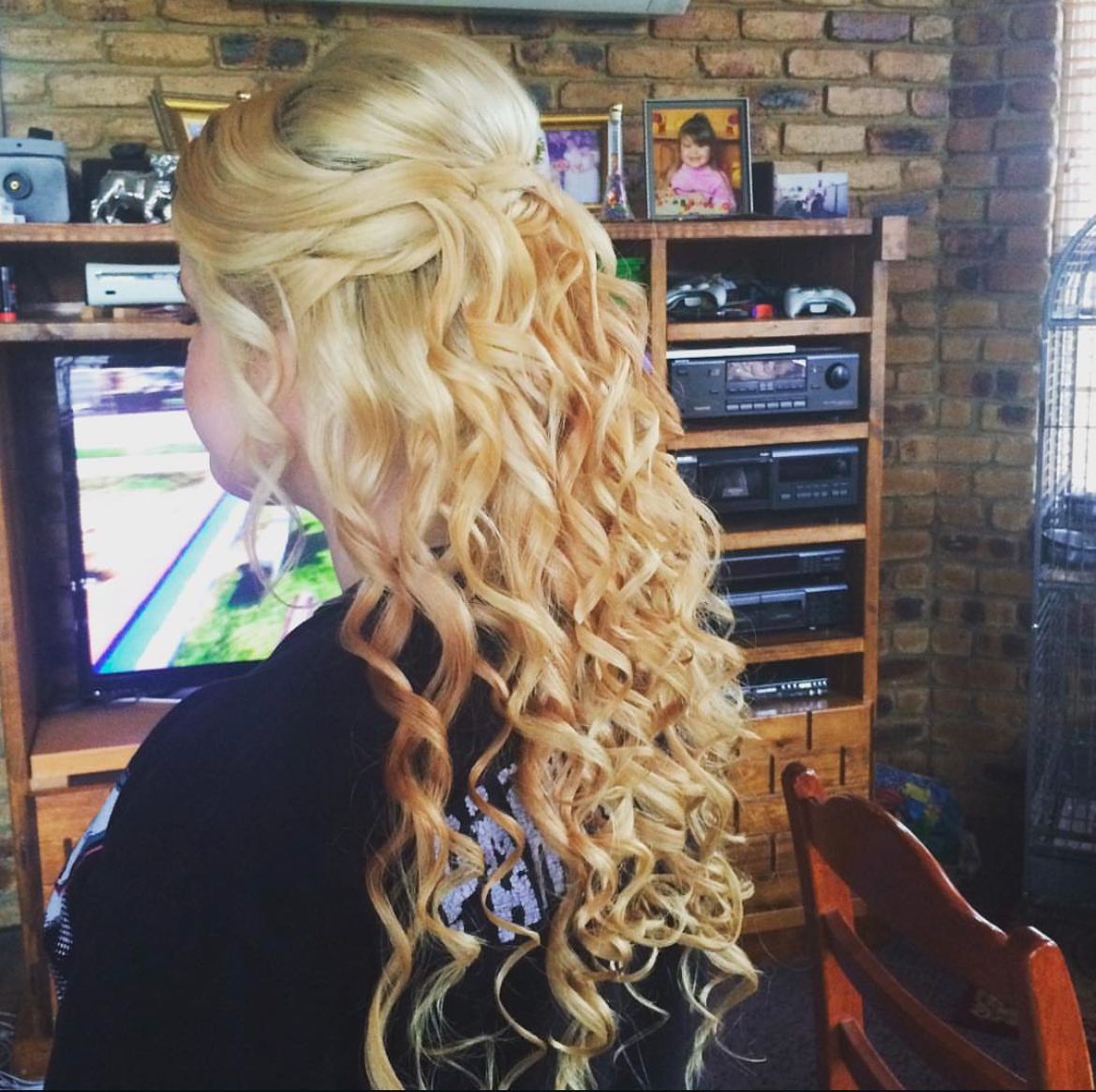 Formal hair Jessica Cagney Gold Coast
Mobile Gold Coast and Brisbane makeup artist and hairstylist