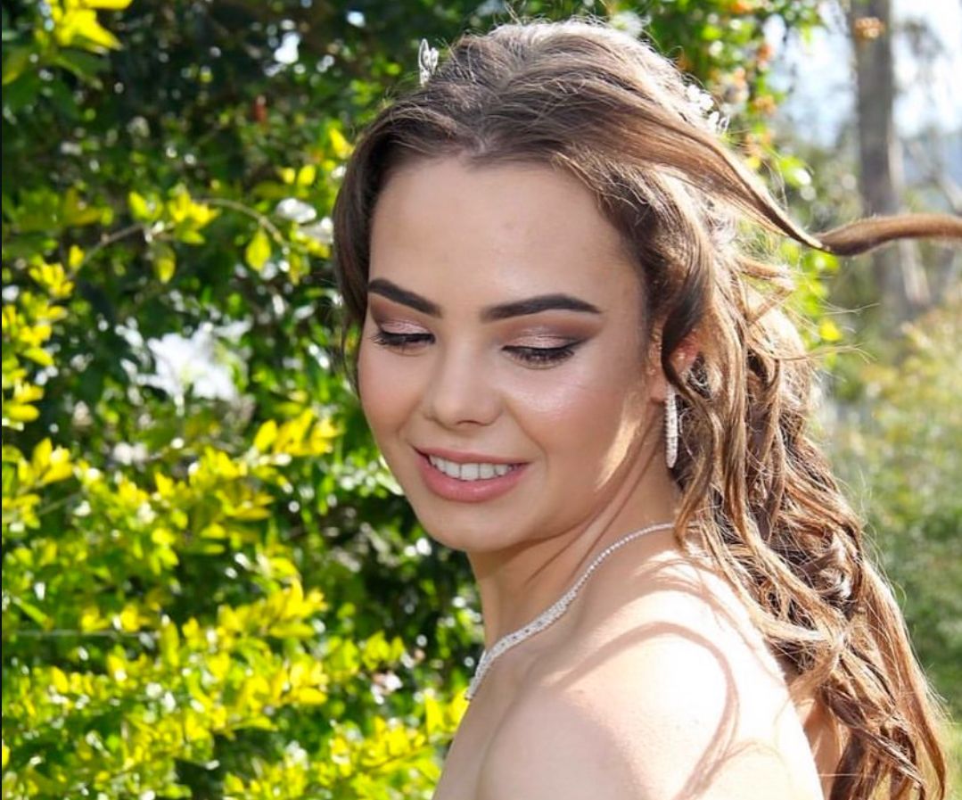 Formal makeup and hair Jessica Cagney
Mobile Gold Coast and Brisbane makeup artist and hairstylist