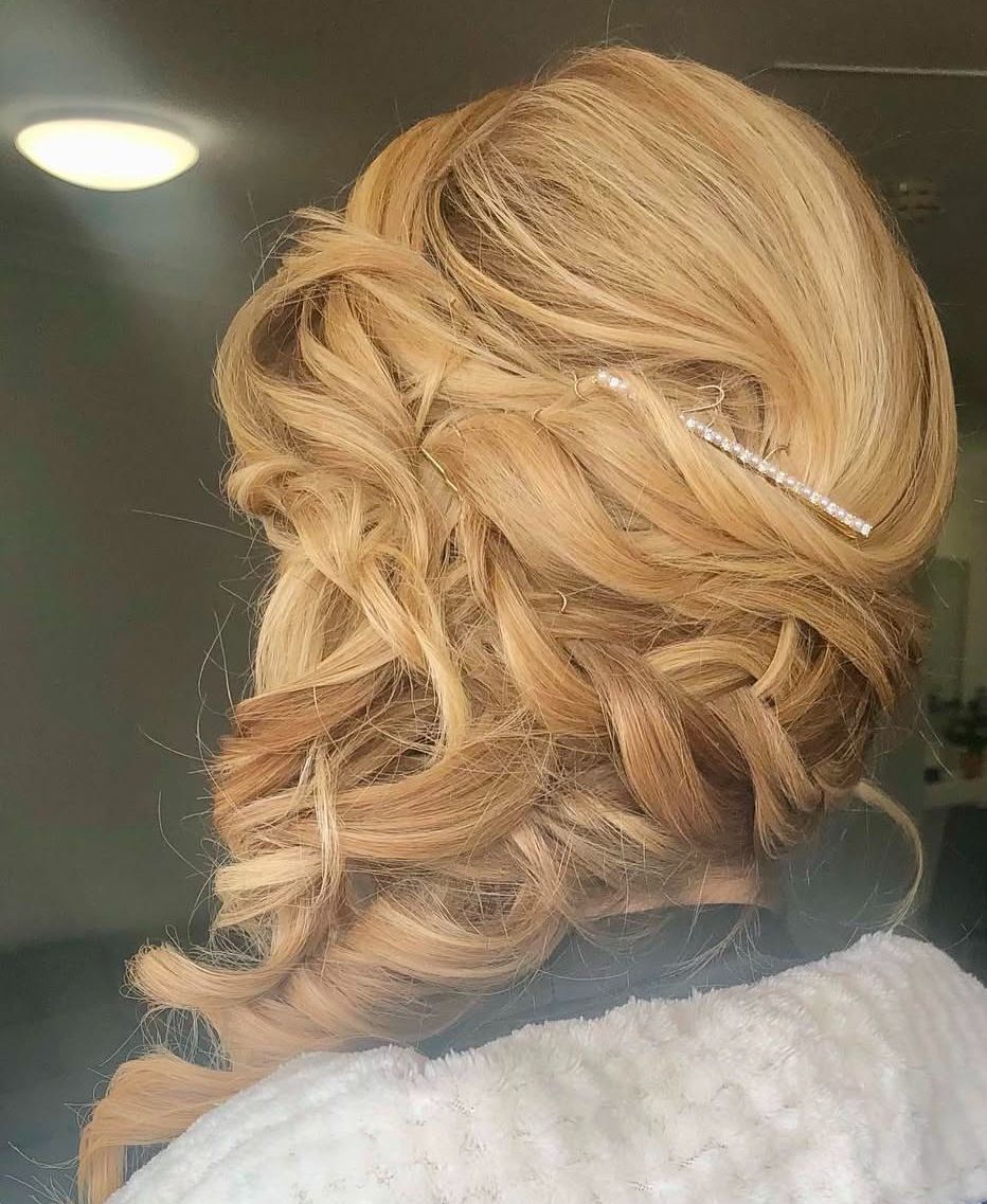 Hair Trial for weddings gold coast Jessica Cagney
Mobile Gold Coast and Brisbane makeup artist and hairstylist
