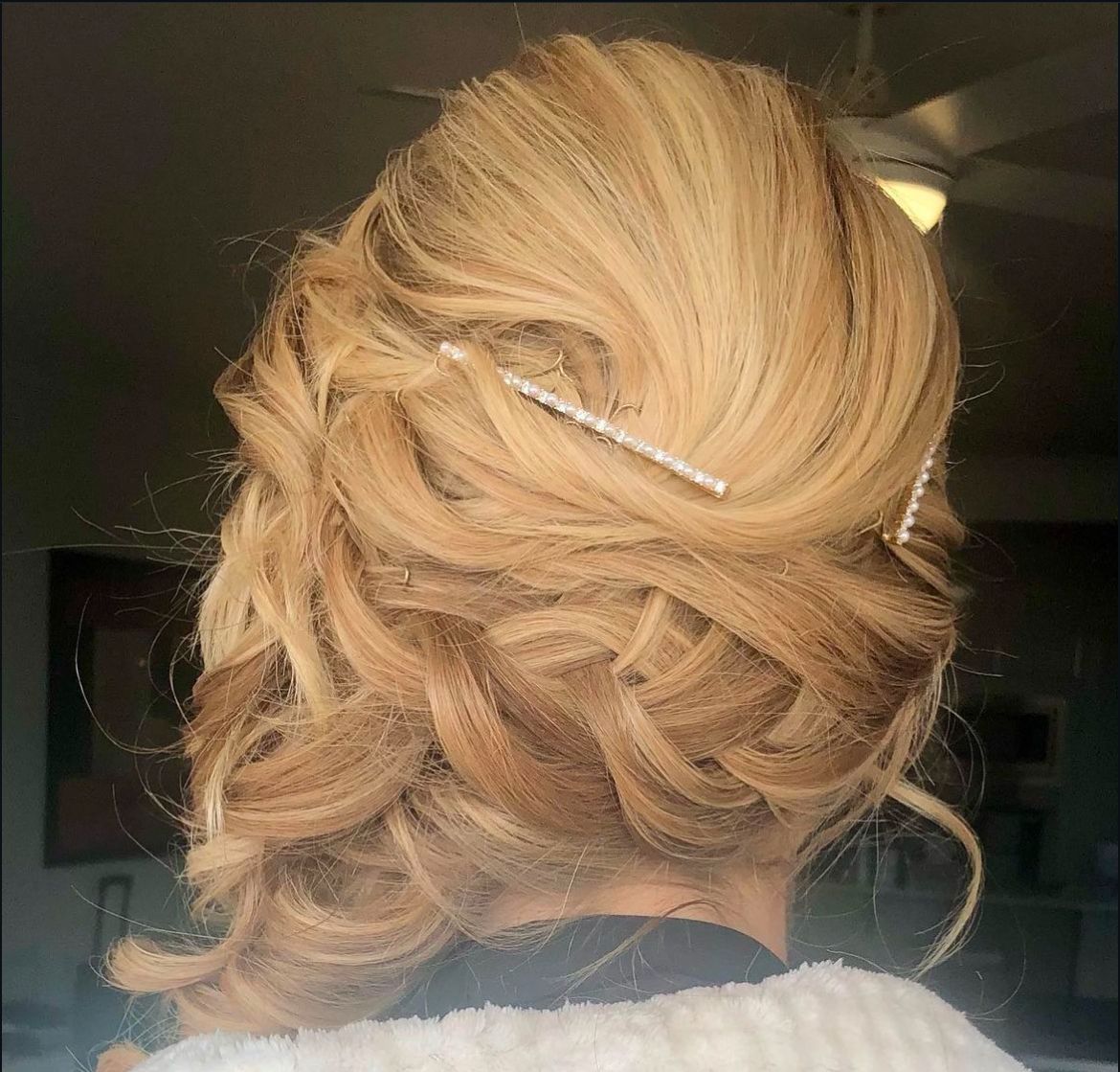 Hair for weddings gold coast Jessica Cagney
Mobile Gold Coast and Brisbane makeup artist and hairstylist