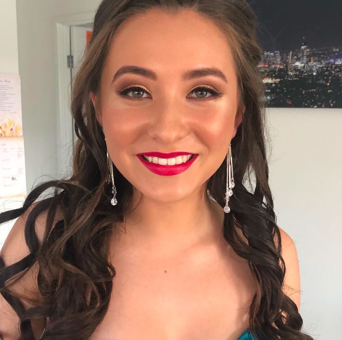 Formal Gold Coast Jessica Cagney makeup
Mobile Gold Coast and Brisbane makeup artist and hairstylist