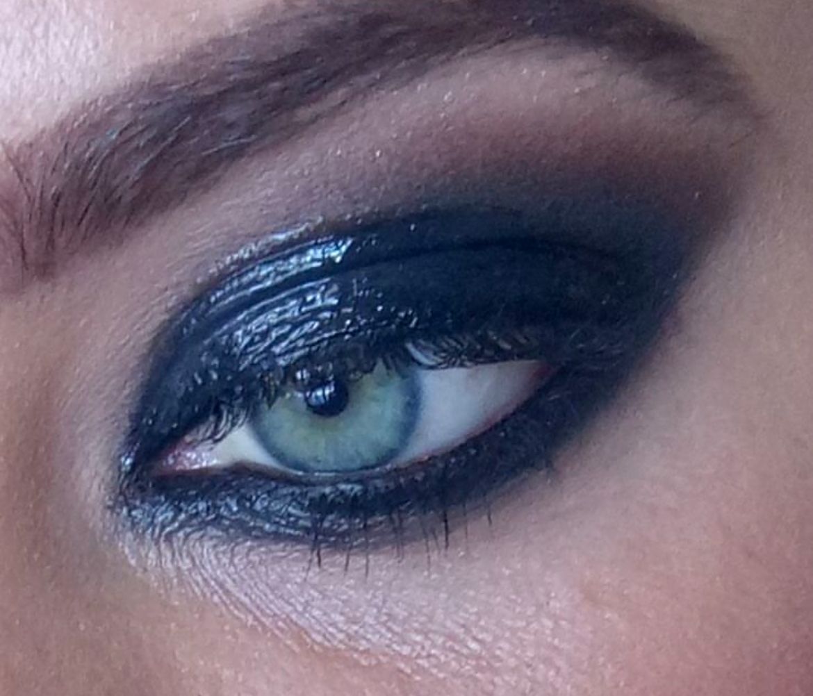 Smokey glossy eye by Jessica Cagney 
Mobile Gold Coast and Brisbane makeup artist and hairstylist