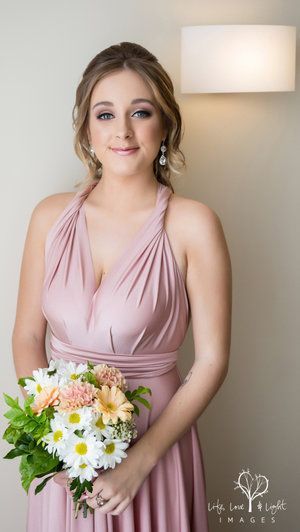 Gold Coast wedding makeup by Jessica Cagney
mobile Gold Coast & Brisbane makeup artist and hairstylist