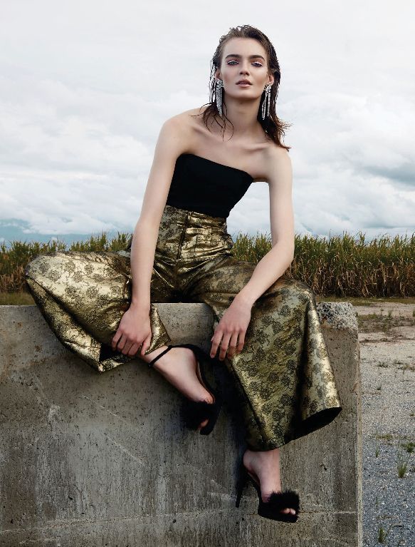 Malvie Magazine Artist Edition Vol 549
Mobile Gold Coast and Brisbane makeup artist and hairstylist