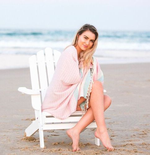 Mobile Gold Coast makeup artist and hairstylist Jessica Cagney
