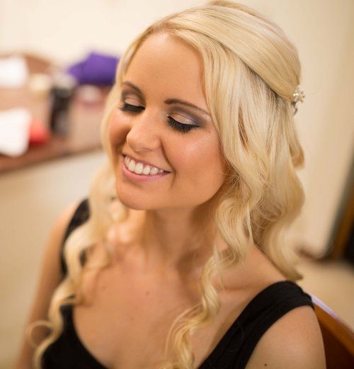 Bridal makeup artist Gold coast by Jessica Cagney
mobile Gold Coast & Brisbane makeup artist and hairstylist
