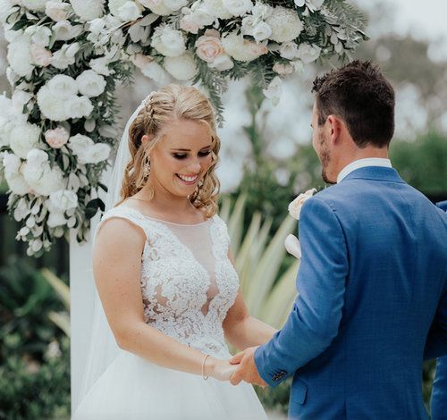 Bridal makeup artist Gold coast by Jessica Cagney
mobile Gold Coast & Brisbane makeup artist and hairstylist