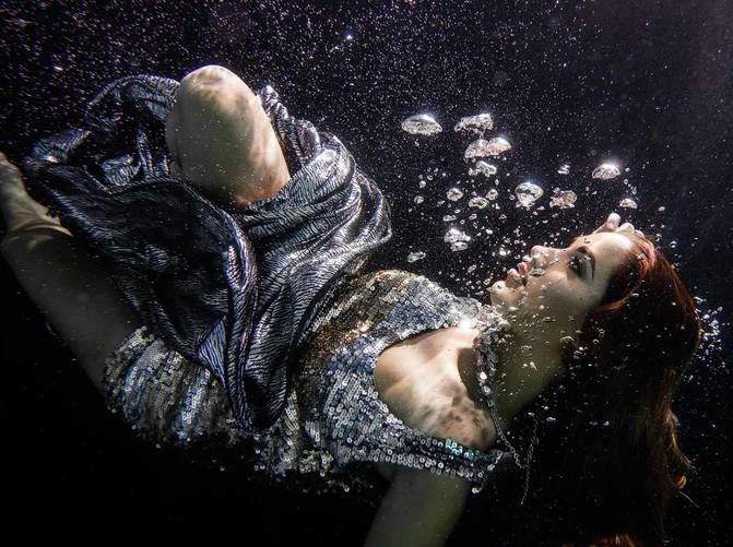 Underwater Shoot Dylan Evans Jessica Cagney
Mobile Gold Coast & Brisbane makeup artist and hairstylist