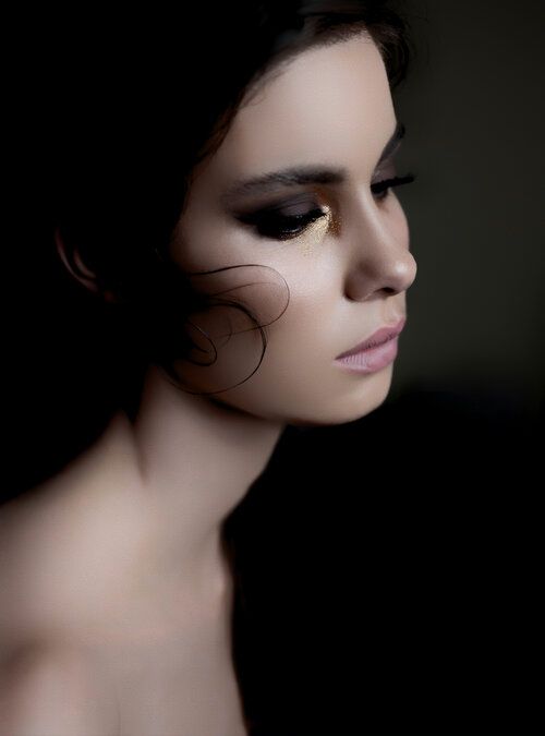 Mobile Gold Coast & Brisbane makeup artist and hairstylist Jessica Cagney