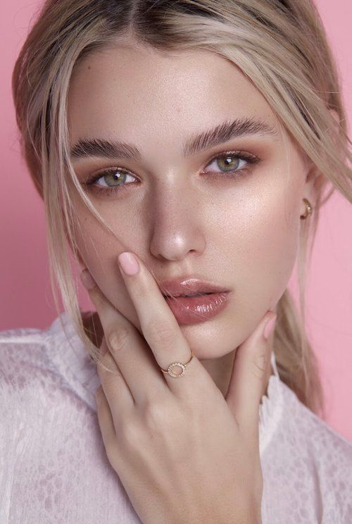 Jessica Cagney Mobile Gold Coast makeup artist and hairstylist