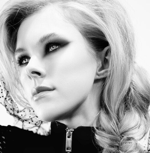 Jessica Cagney Mobile Gold Coast & Brisbane makeup artist and hairstylist