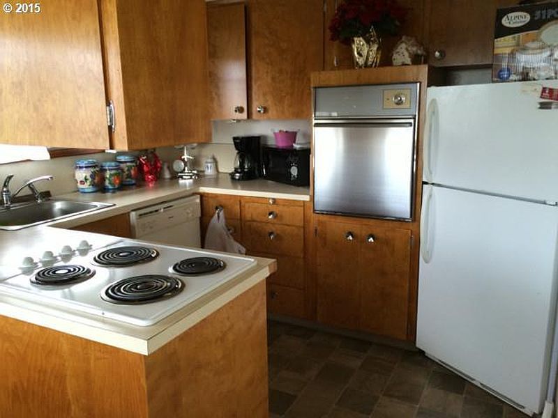 An image on the 92nd 4 Plex property