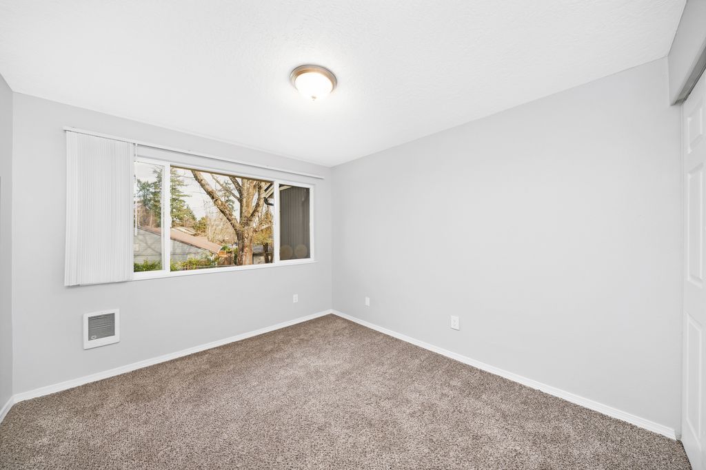 Photo of a unit at the Carriage Estates