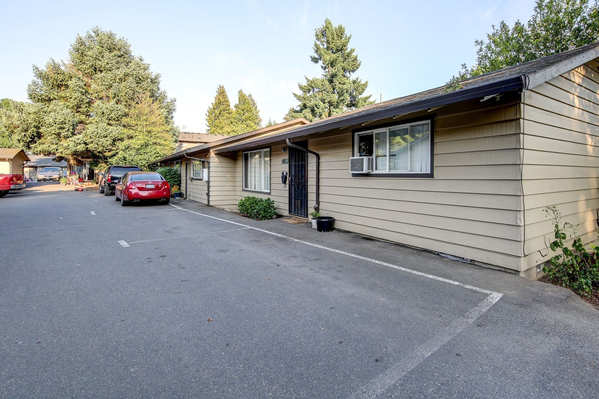 Cedar Court Apartments