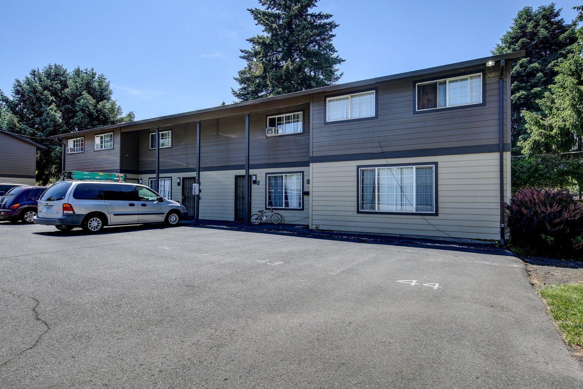 Cedar Court Apartments