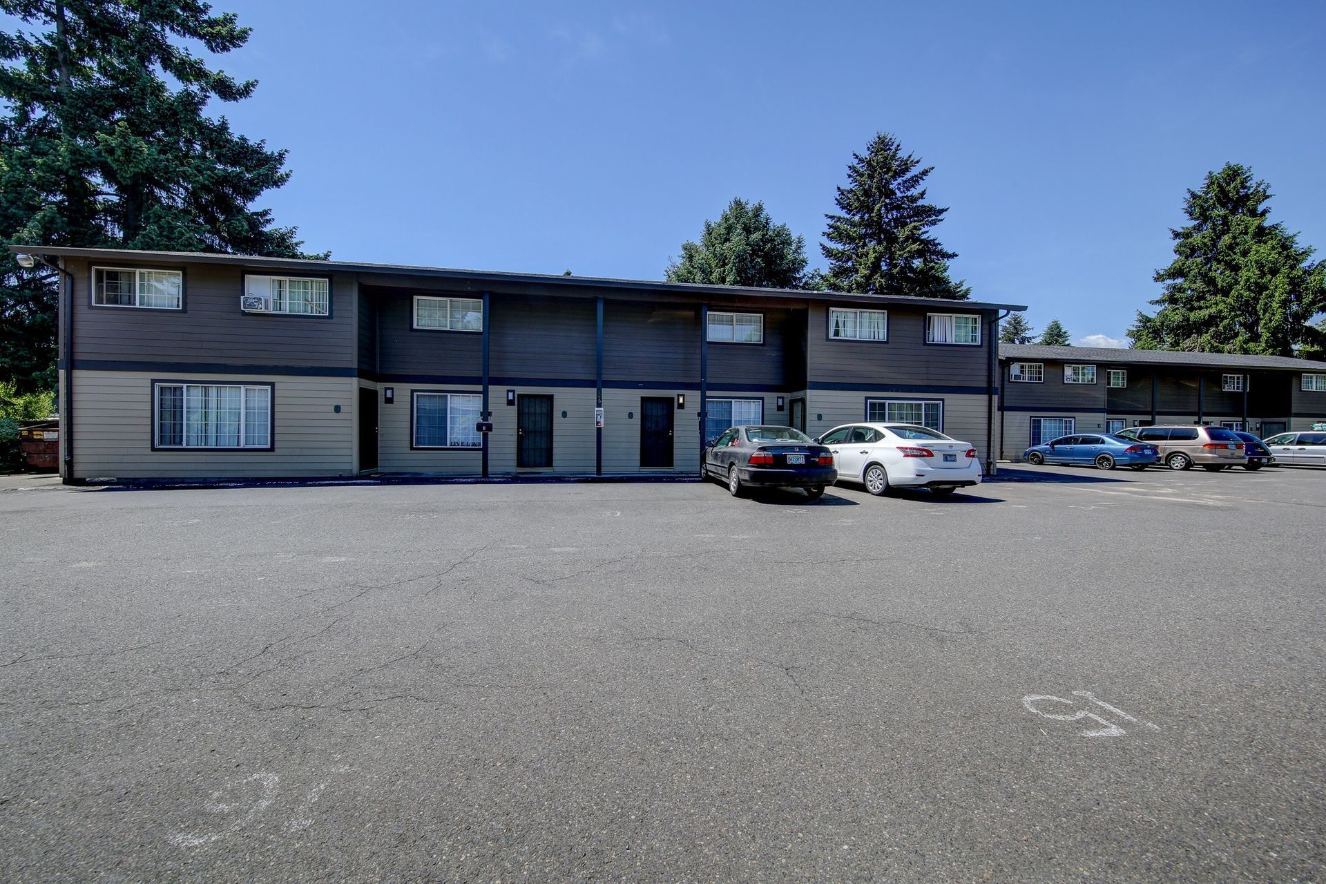 Cedar Court Apartments